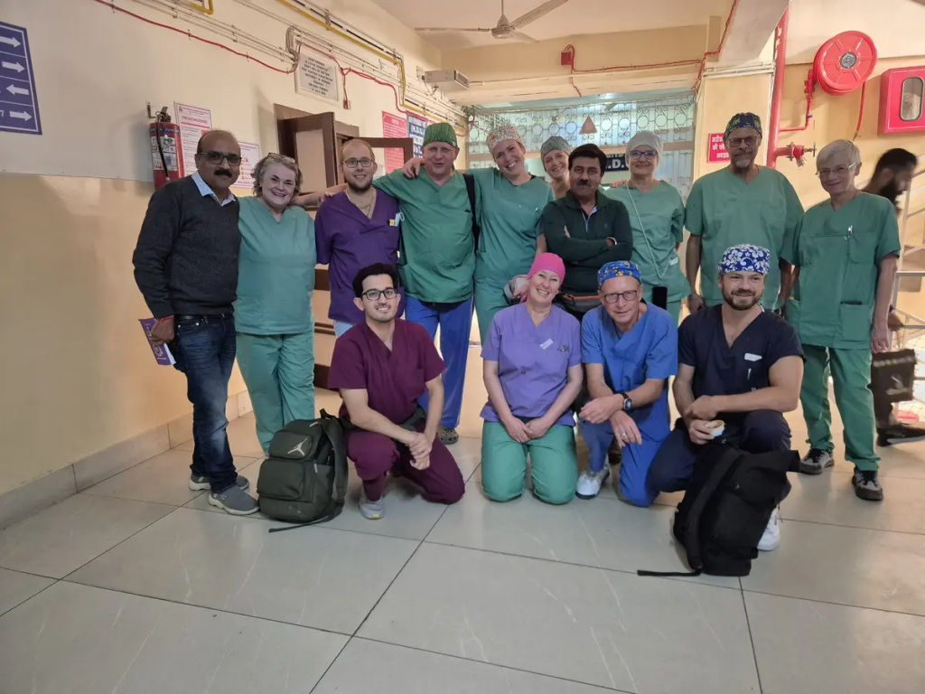 das OP-Team in Haridwar/Nordindien (11/2025)