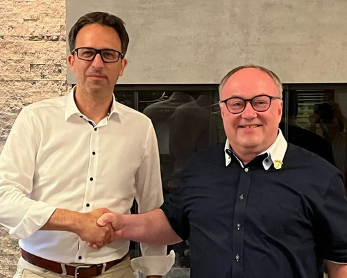 links Marc Loreth, rechts Dr. Elmar Birk